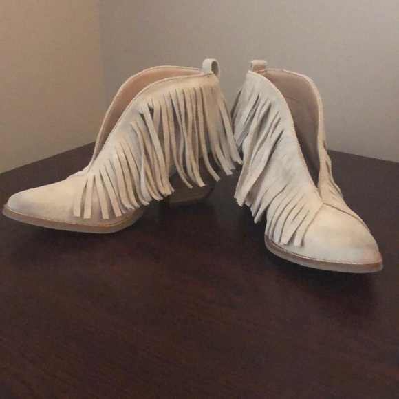 Coconuts by Matisse Shoes - Tan booties with Fringe